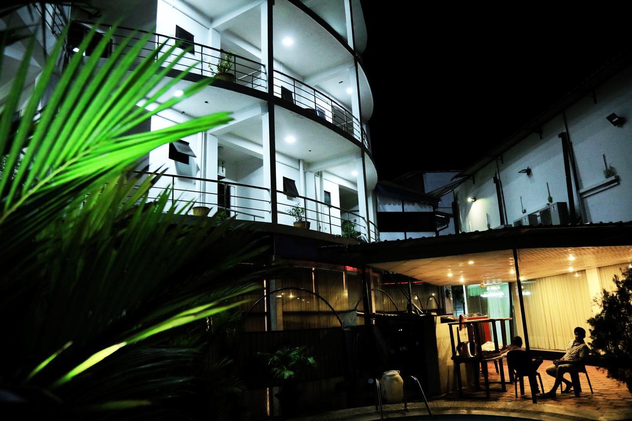 Hotel Nelly Vavuniya Exterior photo