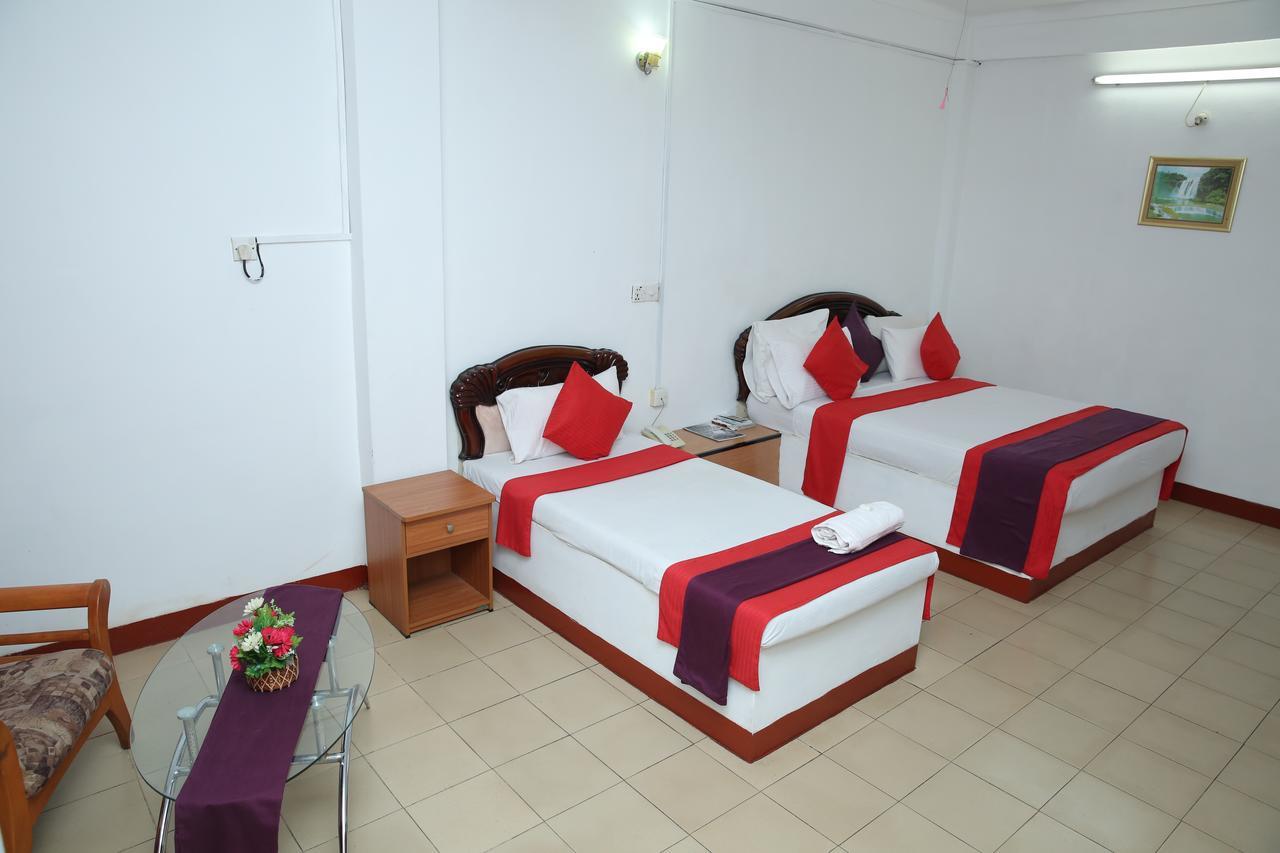Hotel Nelly Vavuniya Exterior photo