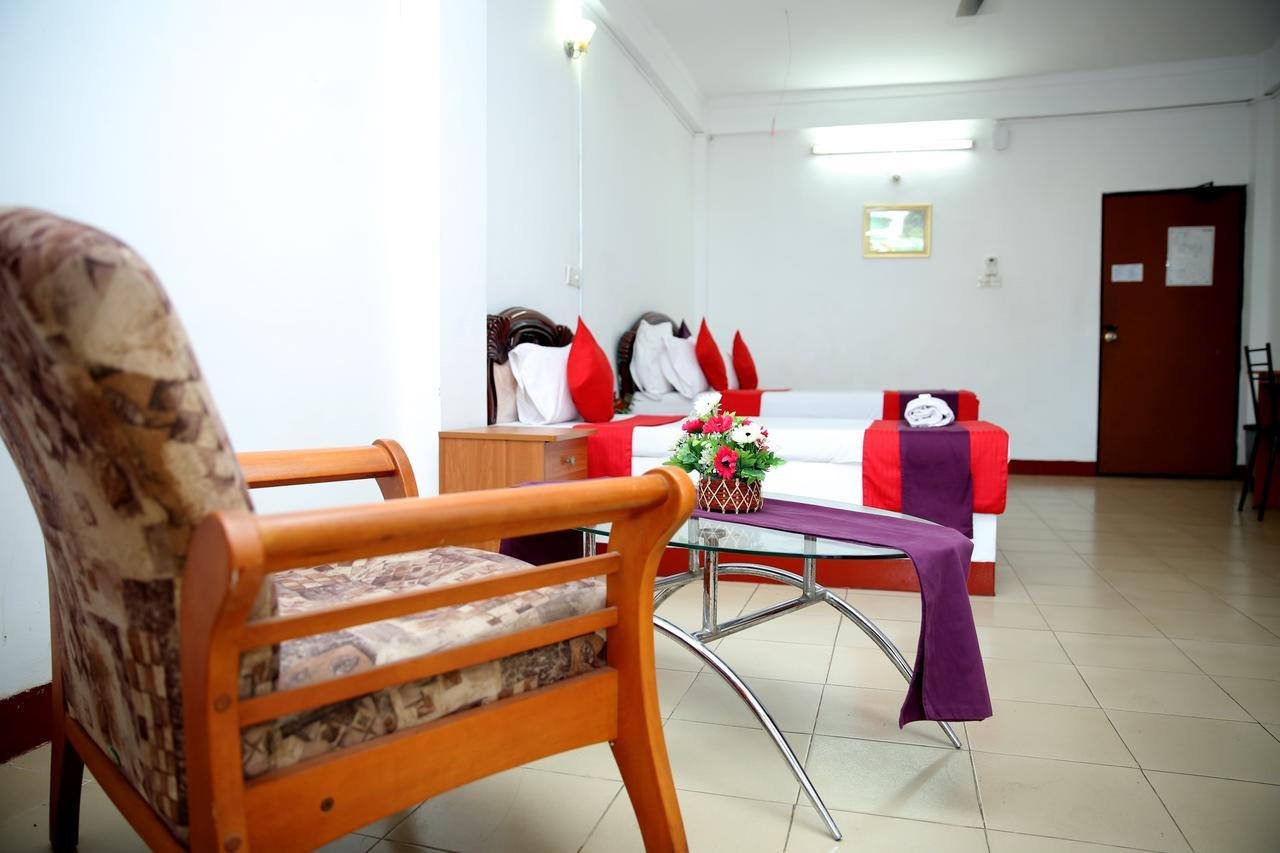 Hotel Nelly Vavuniya Exterior photo